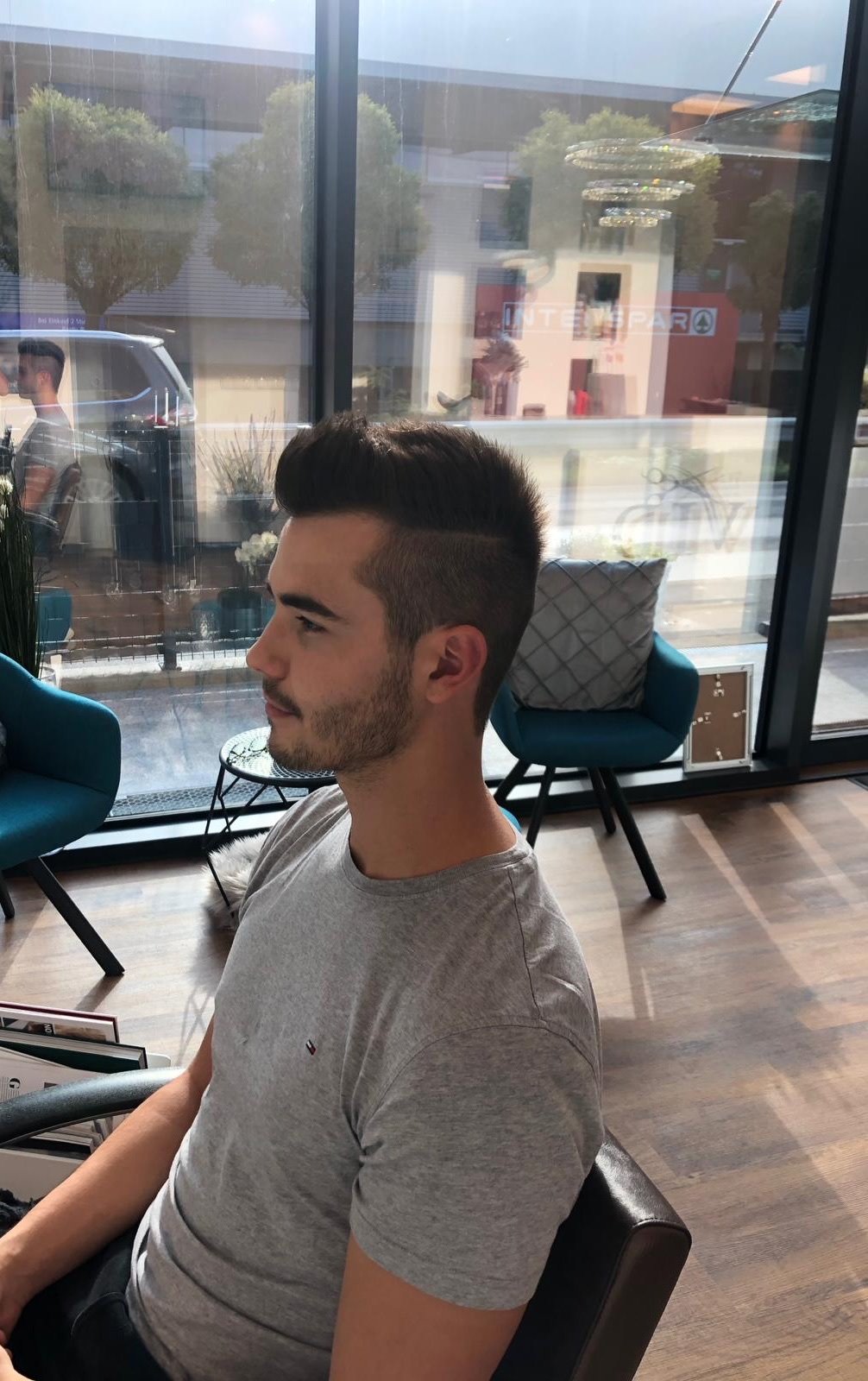 Herren-Schnitt — Profil